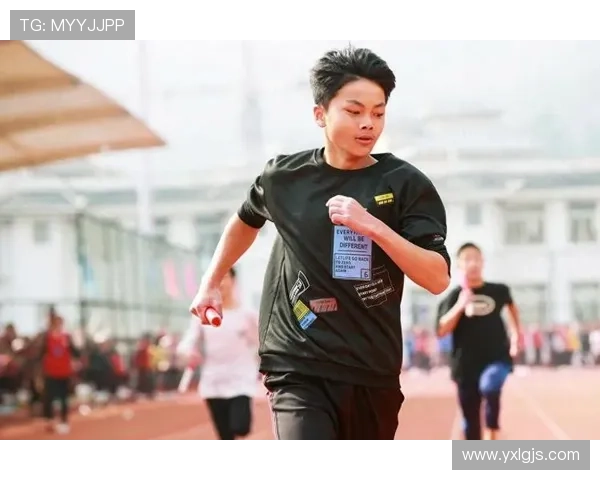 足球明星陈启诺的传奇之路与奋斗精神激励年轻一代的成长与追梦