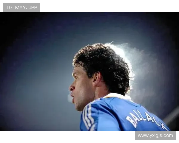 八号后卫足球明星的辉煌历程与传奇瞬间揭秘